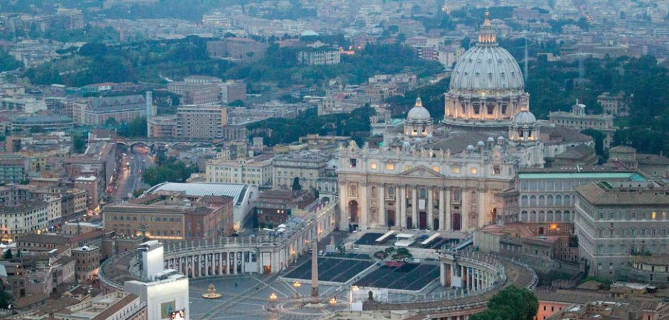 Vaticano despedirá a trabajadores que rechacen la vacuna contra el Covid-19