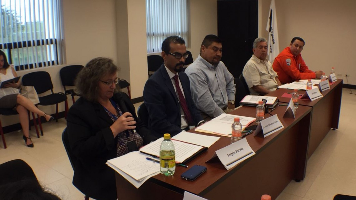 Angela Kerwin, reconoce que la política de EU está en revisión