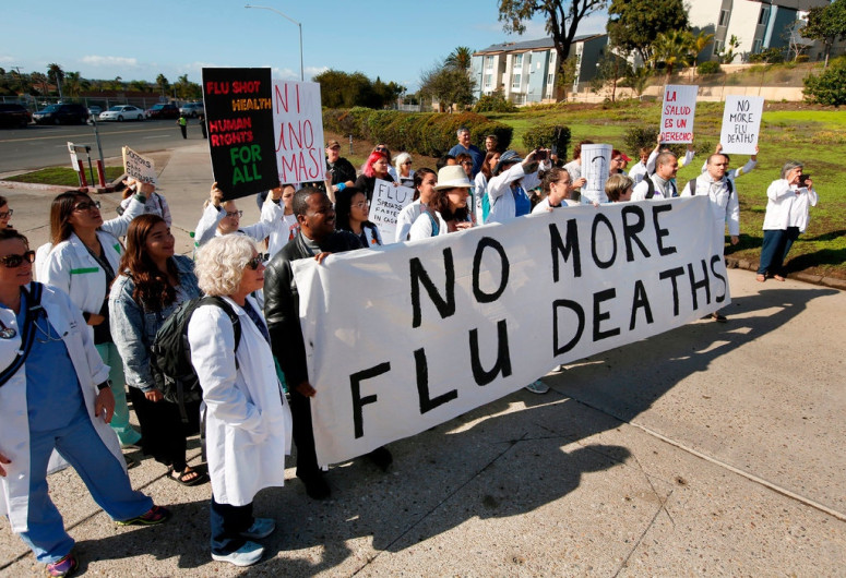 EU continúa negando vacuna de influenza a migrantes