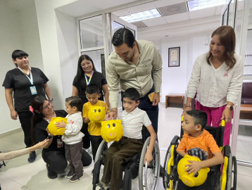 DIF Reynosa inicia colecta de apoyo a Teletón con visita al alcalde Carlos Peña Ortiz
