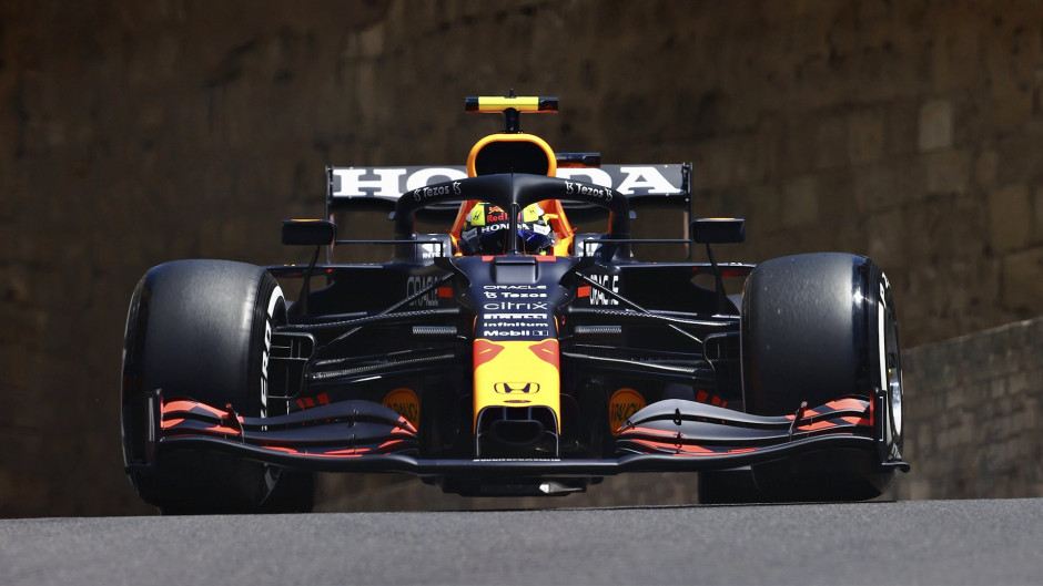¡Checo Pérez gana en Baku con Red Bull!