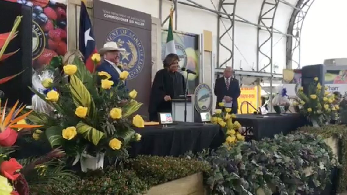 Rinde protesta Sid Miller como Comisionado de Agricultura de Texas