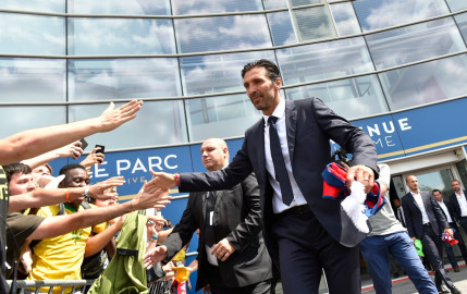 Gianluigi Buffon nuevo arquero del PSG