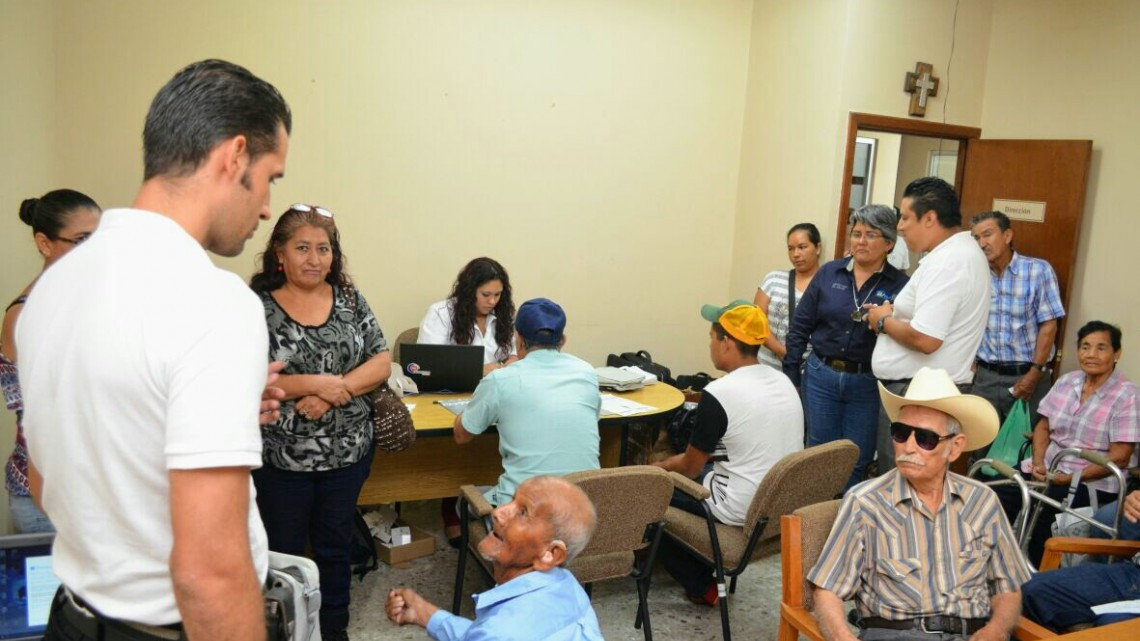 Entrega Salud 180 aparatos auditivos