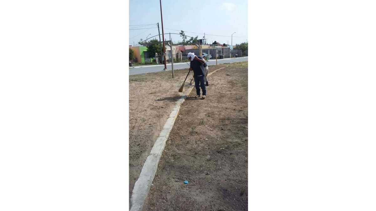 Dan mantenimiento a Colonia Granjas