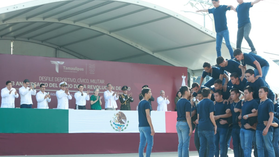 Preside gobernador de Tamaulipas desfile conmemorativo de la Revolución Mexicana