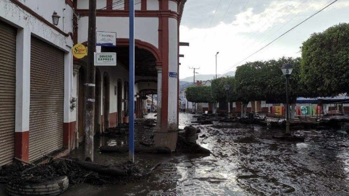 3 muertos tras desbordamiento de río en San Gabriel