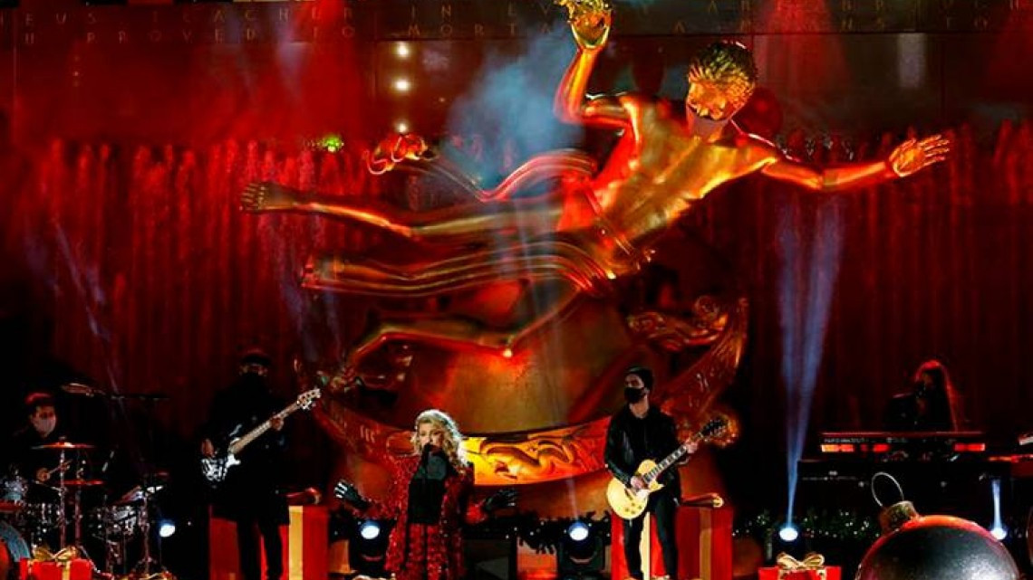 ¡Llegó la navidad! Encienden luces del tradicional árbol del Rockefeller