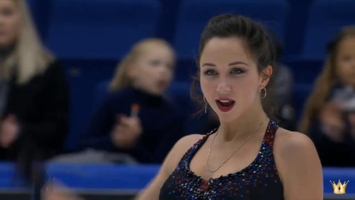 Patinadora rusa cautiva con su sexy actuación