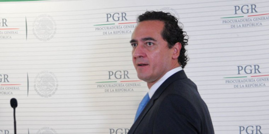 UIF presenta denuncia penal en contra de Elías Beltrán y su esposa