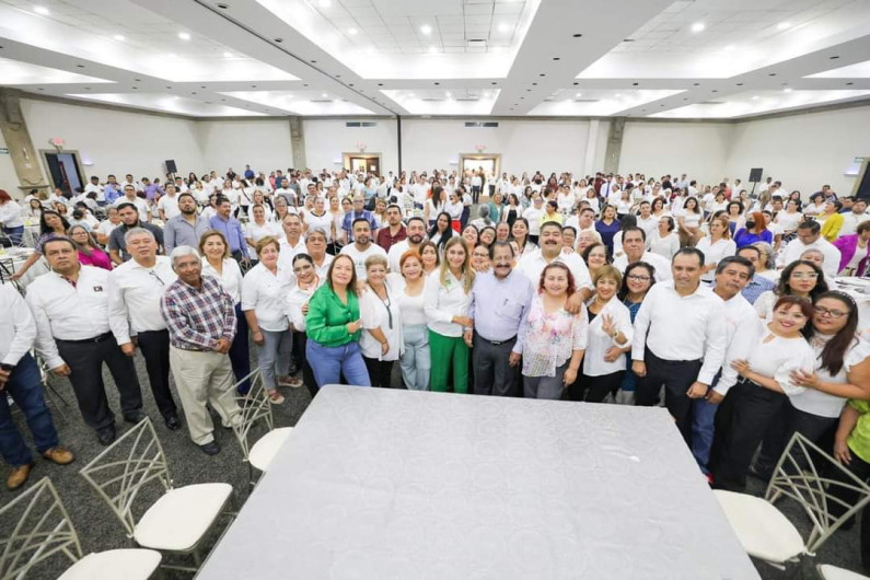 Más de 1,000 maestros liderados por Arnulfo Rodríguez Treviño llevarán a Maki Ortíz al Senado