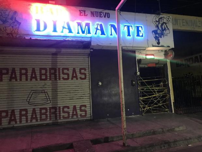 Atacan a balazos un bar en Monterrey