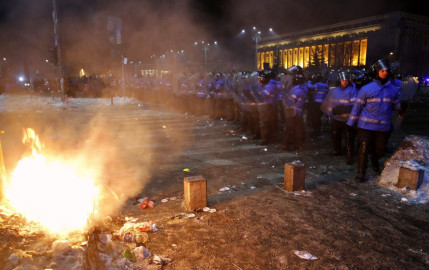 Vive Rumania protesta multitudinaria para defender la justicia anticorrupción