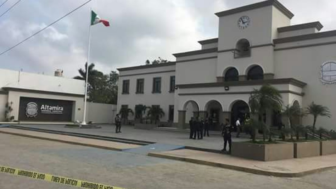 Falsa amenaza de bomba, genera movilización en interior del Ayuntamiento