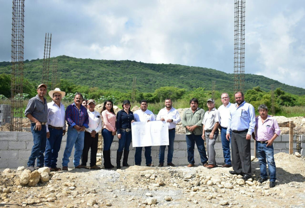 Inician trabajos de construcción de la Sala de Extracción en Llera