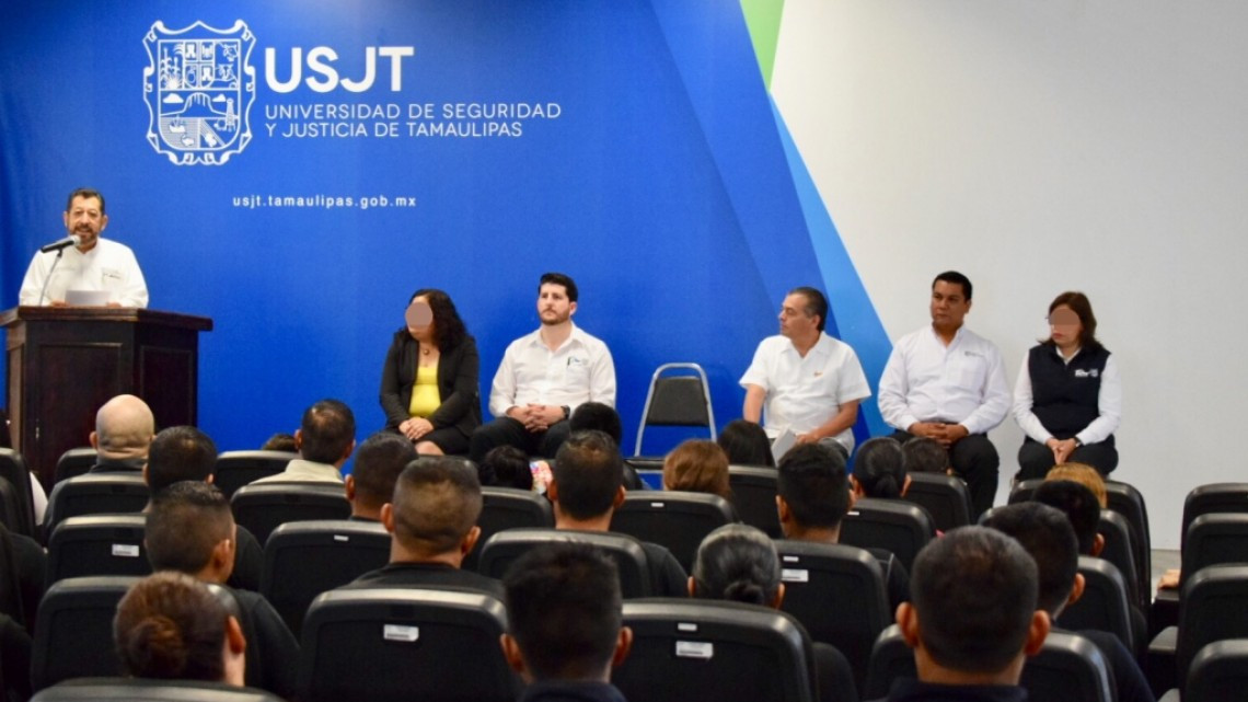  Reciben becas de ITABEC hijos de Policías Estatales