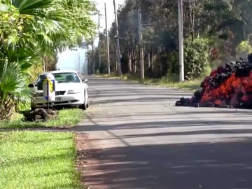 Lava de volcán Kilauea consume un Mustang