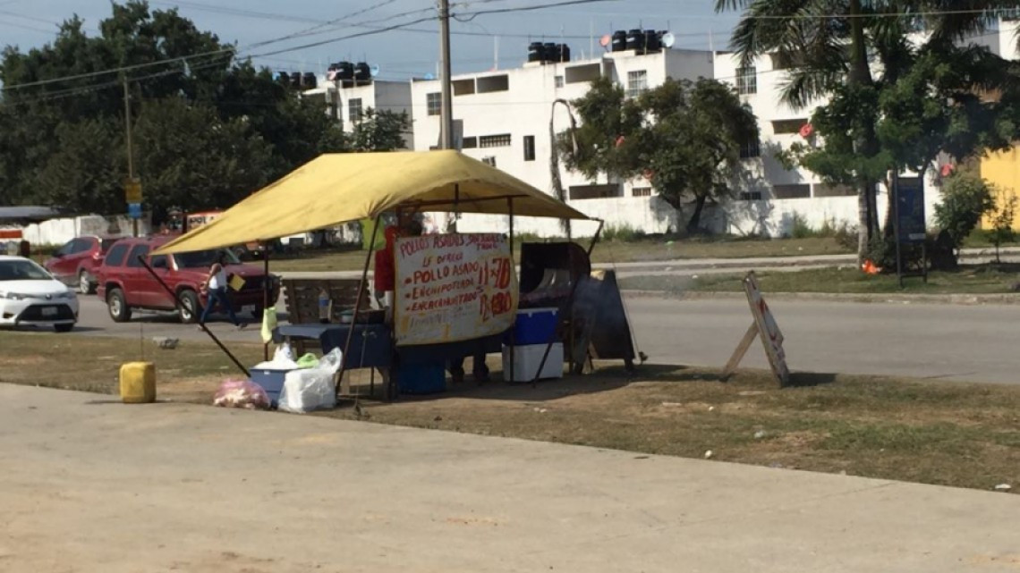 Comercio informal invade áreas verdes, municipio tomará acciones