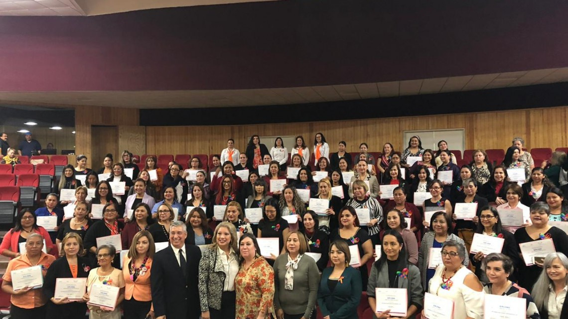Reconocen a mujeres emprendedoras tras concluir diplomado