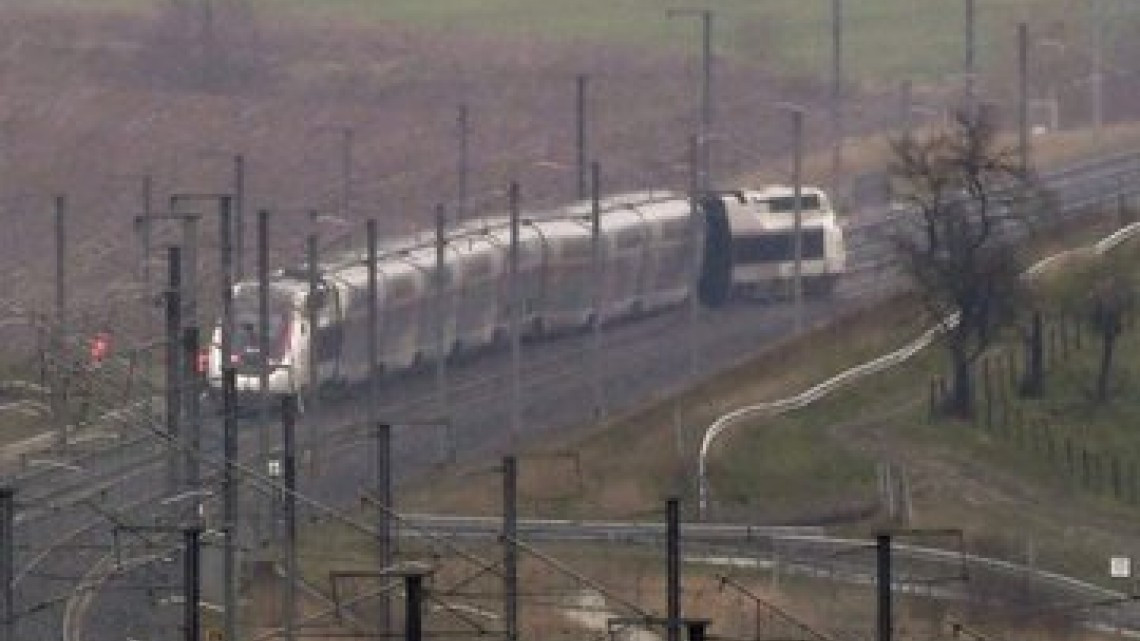 Al menos 21 heridos tras descarrilamiento de tren en Francia