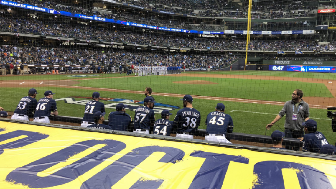 Milwaukee se lleva el juego 1 de la NLCS frente a Los Ángeles