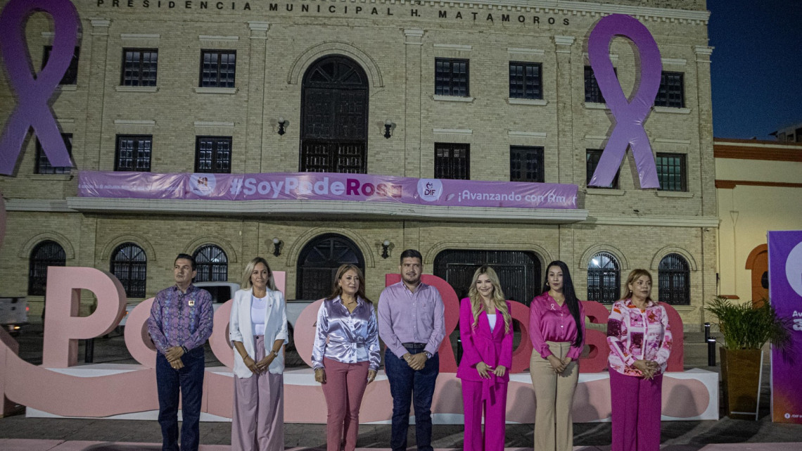 Presidencia de Matamoros se ilumina de Rosa por lucha contra el cáncer de mama