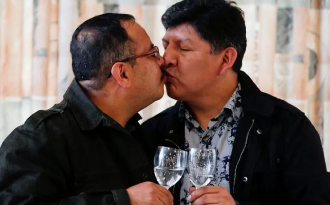  Pareja homosexual en Bolivia logra que se registre su unión civil 