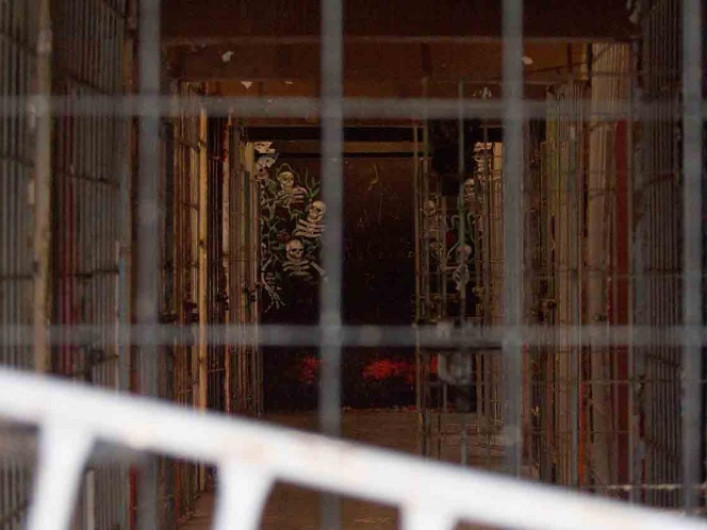 Buscan fosas clandestinas en penal de Topo Chico